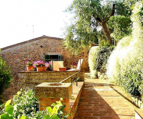 La Terrazza, elegant Tuscan stone house with garden and terrace in Cetona Cortona